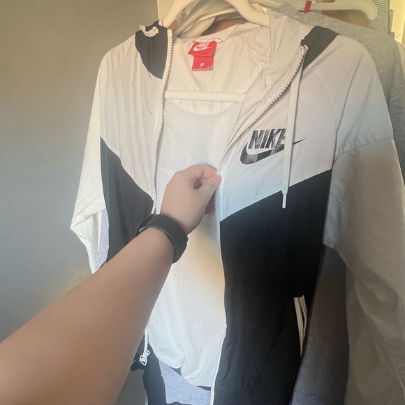 NIKE Rain Jacket/Windbreaker - Picture 1 of 3